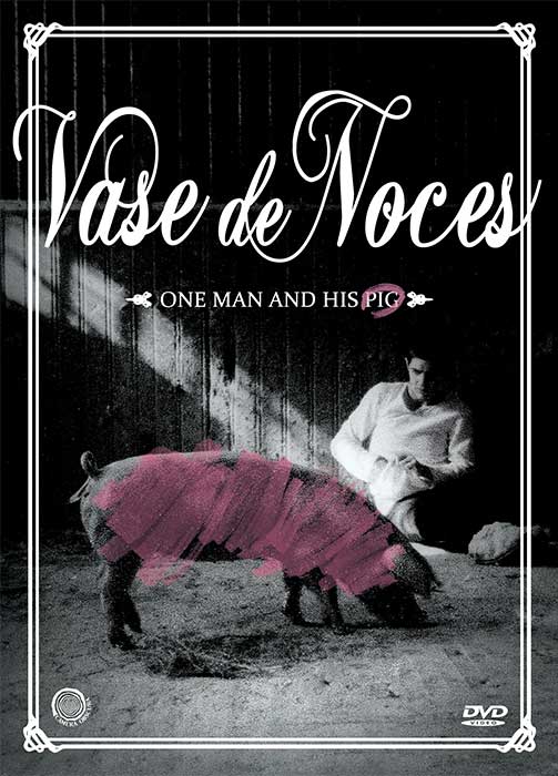 Vase de Noces | One Man and His Pig